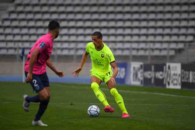 Ligue 2 : Troyes s'impose face à Amiens, Sochaux corrige Le Havre, Caen cale contre Châteauroux ow.ly/LeC530rmatF