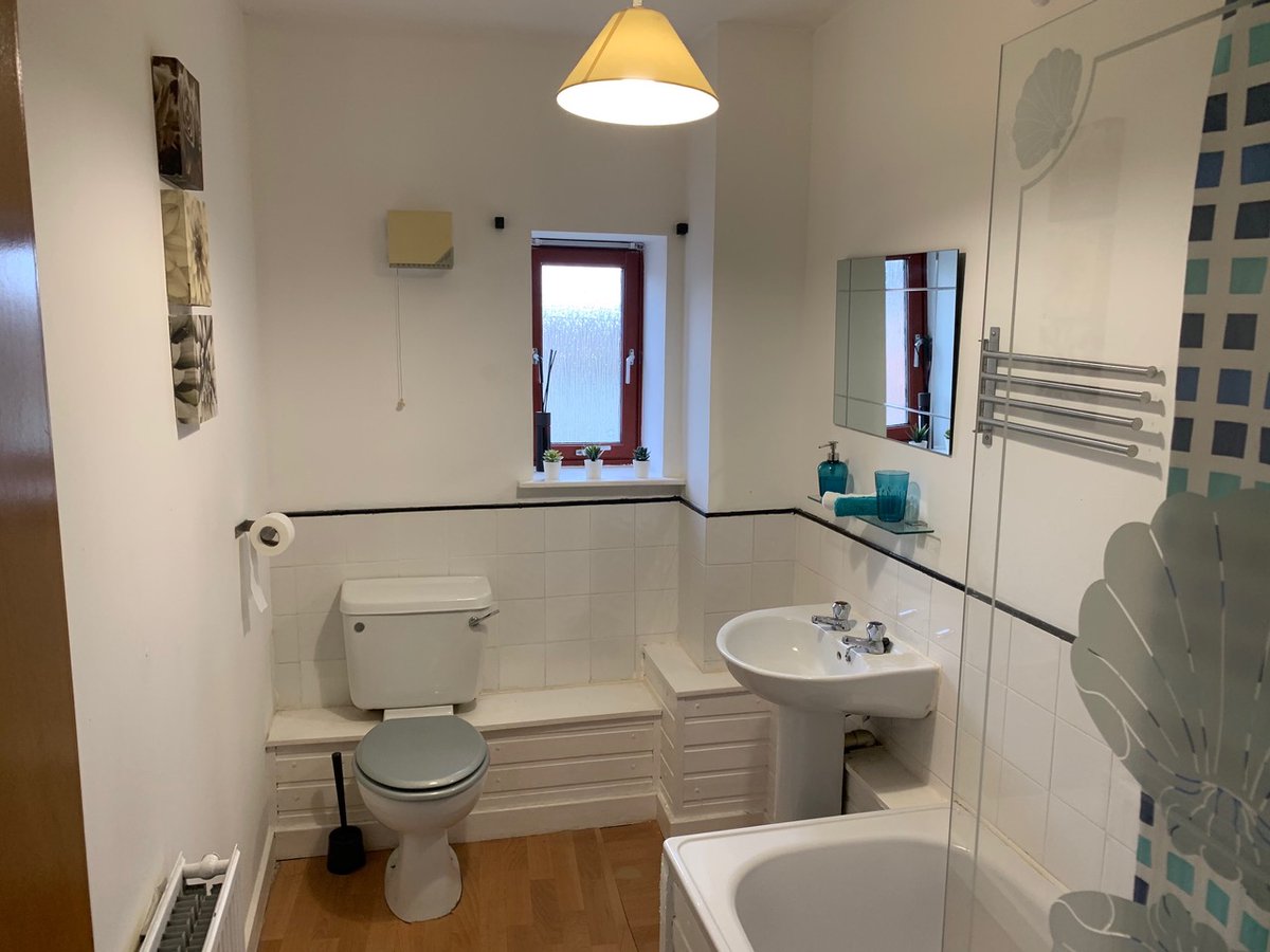 CelebrainLTD's tweet photo. #lettingcloud #lettings #lettingmarket #propertytolet #rent #edinburghlettings #rental #market #lettingagents #glasgow #glasgowproperty #glasgowlettings #tenants #TenantsTuesdays #tenantswanted
Castlemilk Glasgow Now available https://t.co/g17kb7RPgd via @FacebookWatch https://t.co/kAhlzUQXxV
