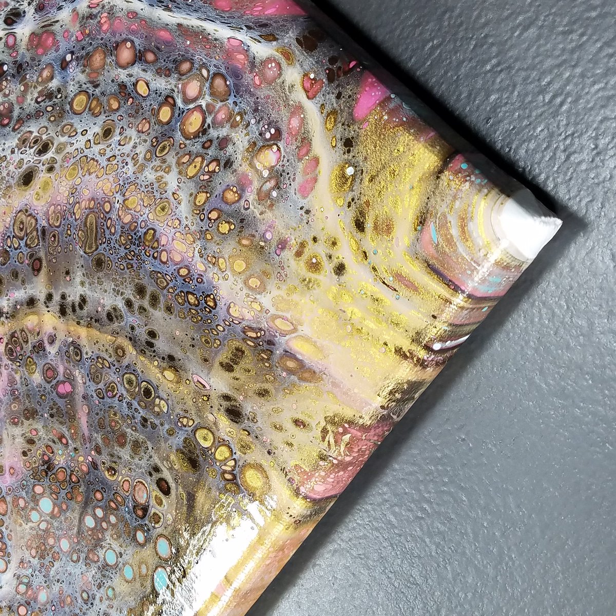 PinkTurtleArt's tweet photo. Confetti Cupcake Acrylic Pour Painting

https://t.co/2Ul6kwsi3P 

#acrylicpourart #wallart #walldecor #fluidpourpainting #abstractart #interiordesigns #giftsforteens #uniquegifts #giftsforher #contemporaryart #homedecor #giftsforgirls #confetti #artforkids #birthday #girlsroom https://t.co/bj5ukb1m5l