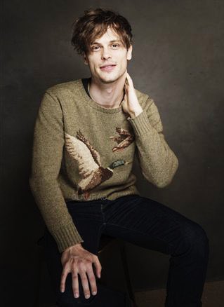 matthew gray gubler but its his hands, a thread:
