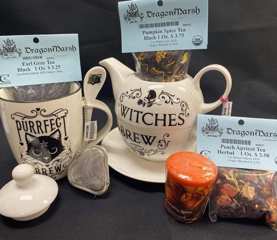 chicagotardis's tweet photo. A new addition to our Artist & Vendor line-up, @dragonmarsh, sells loose tea, spices, oils, incense, and more!
Shop fandom (and non-fandom) related gifts on their website.
https://t.co/94I4D21Zbg
#CTVirtual20
#VirtualArtistAlley https://t.co/fc2pDP1cHV