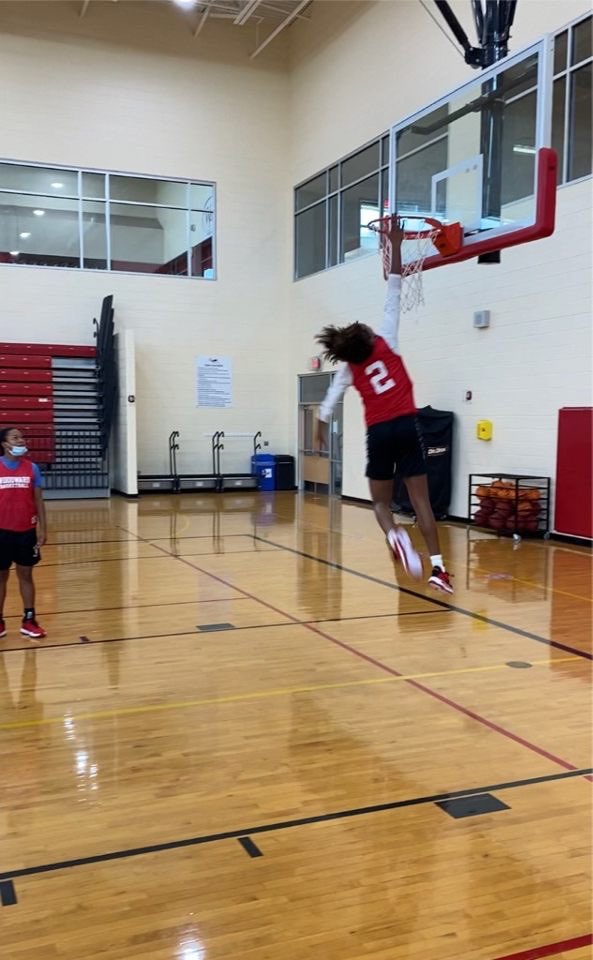 TEAMLEGACYGIRLZ's tweet image. @SaraLewisElite1 💨💨💨. U stay in the gym, so I’m not surprised at this development. When your extraordinary #WORKETHIC LEADS TO EXTRAORDINARY SKILL SET! Keep Grindin #4SL 🔥🔥🔥#FBCSTRONG @CenterCball @InsiderExposure @BluePrintScouts @tvmedia_ @swainbasketball #FBCLEGACY