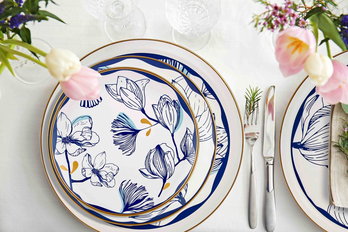 TheMia_UK's tweet photo. Are we ready for the Festive Season? 🥂 Turn your soirées into an elegant affair with our flirty and feminine floral Bleu series 🦋 #MakeItAmazingWithMIA
.
.
.
.
.
.
#tableware #tablewaredesign #plate #onthetable #dinnerware #tabledesign #tabledecor #tablesetting #dinnerwareset https://t.co/UvAqJVisZP