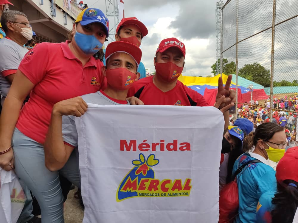marvalhez's tweet photo. Desborde de Amor y Patriotismo en el Mérida/Vigía, la militancia del GPPSB recibe al Capitán @dcabellor y @MercalMerida_ dijo presenté
#VenVamosJuntos
#MeridaConDiosdado
#Merida6DVota
#RecuperemosLaAsamblea
@NicolasMaduro
@PSUVMRD
@ComandoDVMerida
@JEHYSONGUZMAN https://t.co/czKK3MA7bI