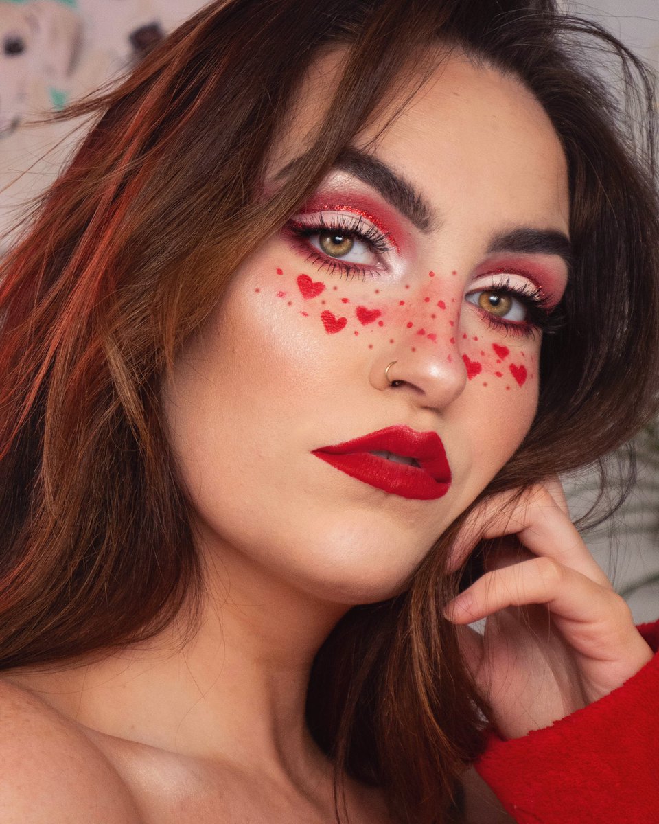 makeupbymaddz_'s tweet photo. @SsssamanthaaMUA I would love to even be considered!! @BySamanthaMarch @JenLuvsReviews @_mcdrew @JessicaGantzler @glitterfallout https://t.co/xnxjZLPnIK