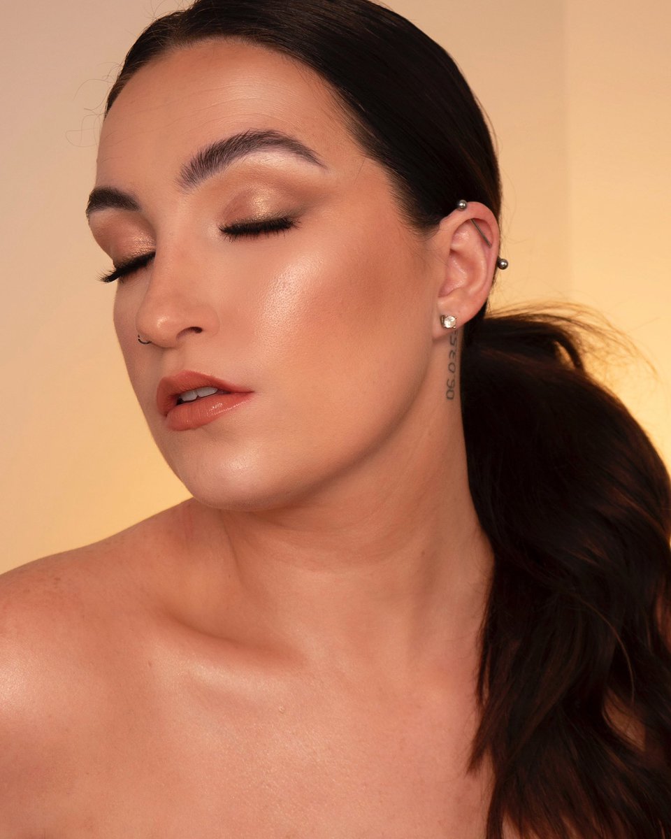 makeupbymaddz_'s tweet photo. @SsssamanthaaMUA I would love to even be considered!! @BySamanthaMarch @JenLuvsReviews @_mcdrew @JessicaGantzler @glitterfallout https://t.co/xnxjZLPnIK