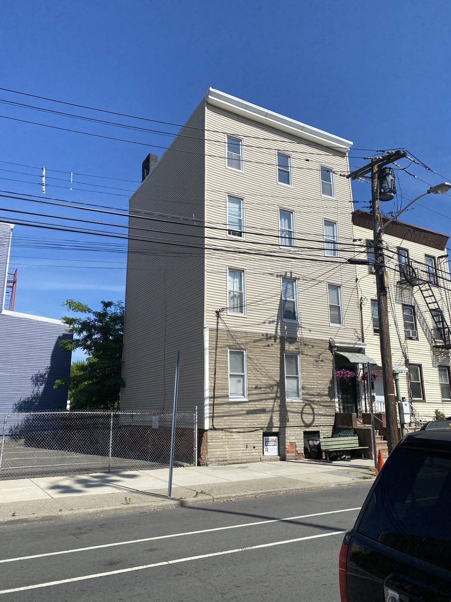 I recently closed on a ~$1,000,000 fourplex in Jersey City, NJ and financed an additional ~$470,000 of renovation costs into the loan, while only putting ~$60,000 down.A thread on supercharging your net worth by buying a house with only 3.5% down via the FHA / 203k loan