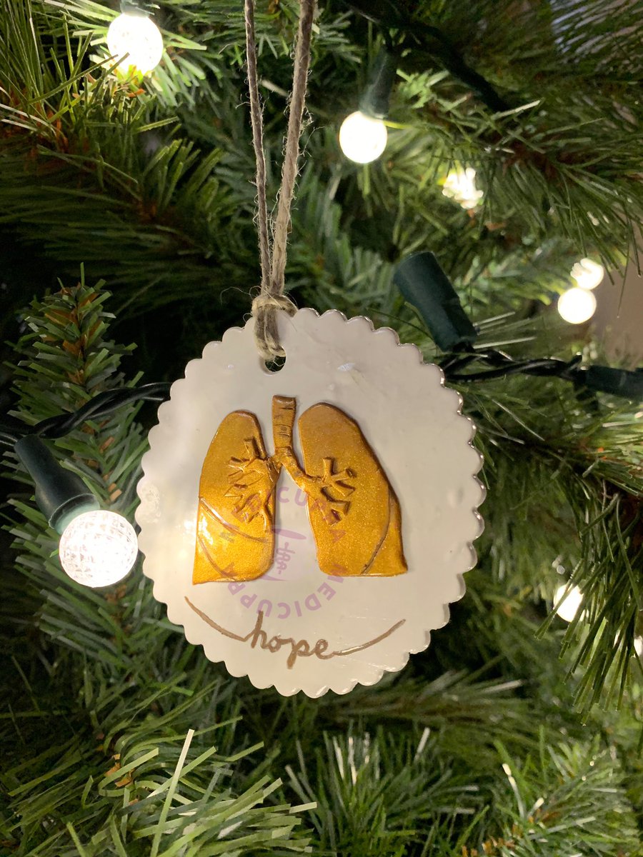 MediCuppa's tweet photo. 𝐶ℎ𝑟𝑖𝑠𝑡𝑚𝑎𝑠 𝑖𝑠 𝑐𝑜𝑚𝑖𝑛𝑔. 
Pide tus ornamentos navideños más cool 🌟🤩 
#handmade #clayornaments #medicalornaments #lovemed #christmasornaments #lovehopejoypeace https://t.co/lVsTxyU3ib