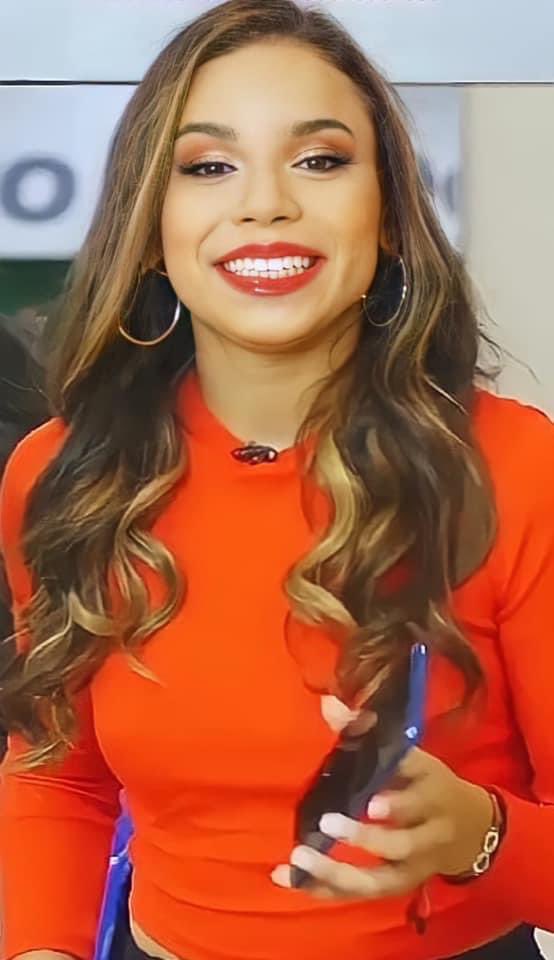 ElEspectadorHn's tweet photo. #Farándula | La guapísima y talentosa @Angiefloreshn luce más radiante que nunca. 🤩❤️Ella es la reina de Honduras y la más querida por sus fans en el mundo. #noticiadelespectadorhn https://t.co/2beAtHTKKm
