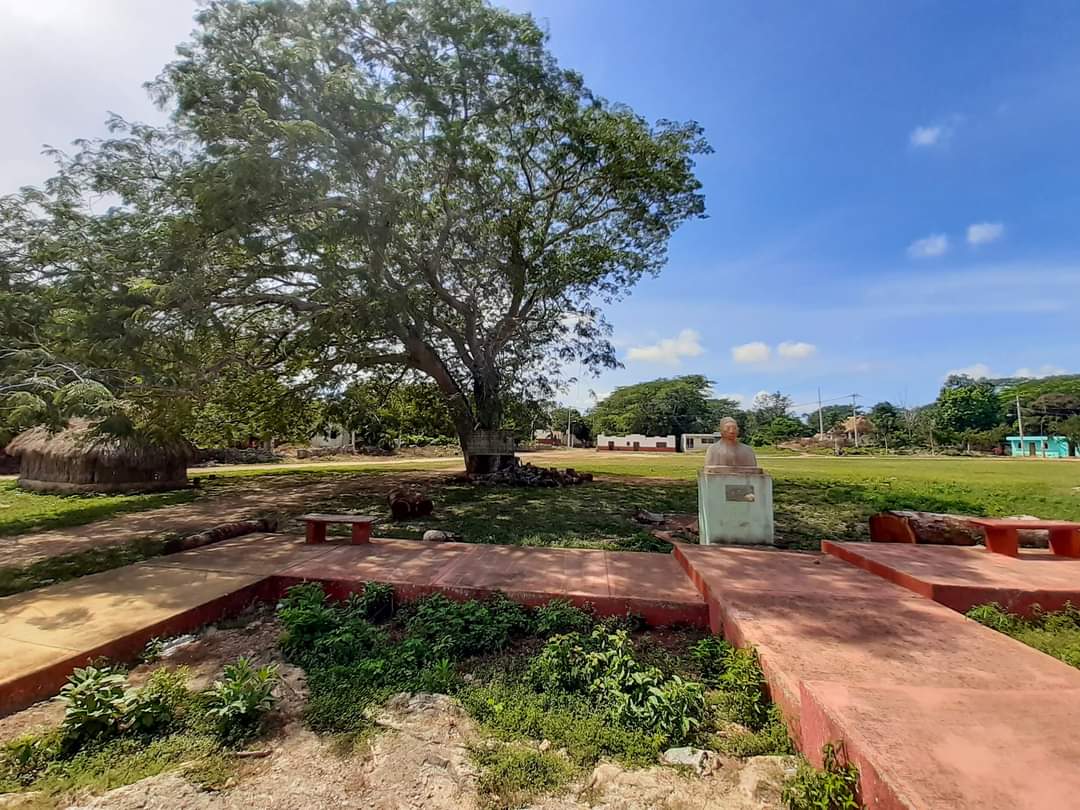 historiamaya's tweet photo. #ReyCanek

En Jo Kawak, decimoséptimo día de Ch'e'en (26 de noviembre de 1761) los #mayas sublevados en #Cisteil son derrotados por las milicias del capitán a guerra de #Tihosuco Cristóbal Calderón. https://t.co/xkFu72nu2a