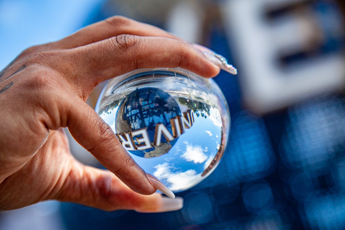 MalikMarcell's tweet photo. Which one y’all think is best? #universalorlando #lensball #730vision https://t.co/JuujA7taXz