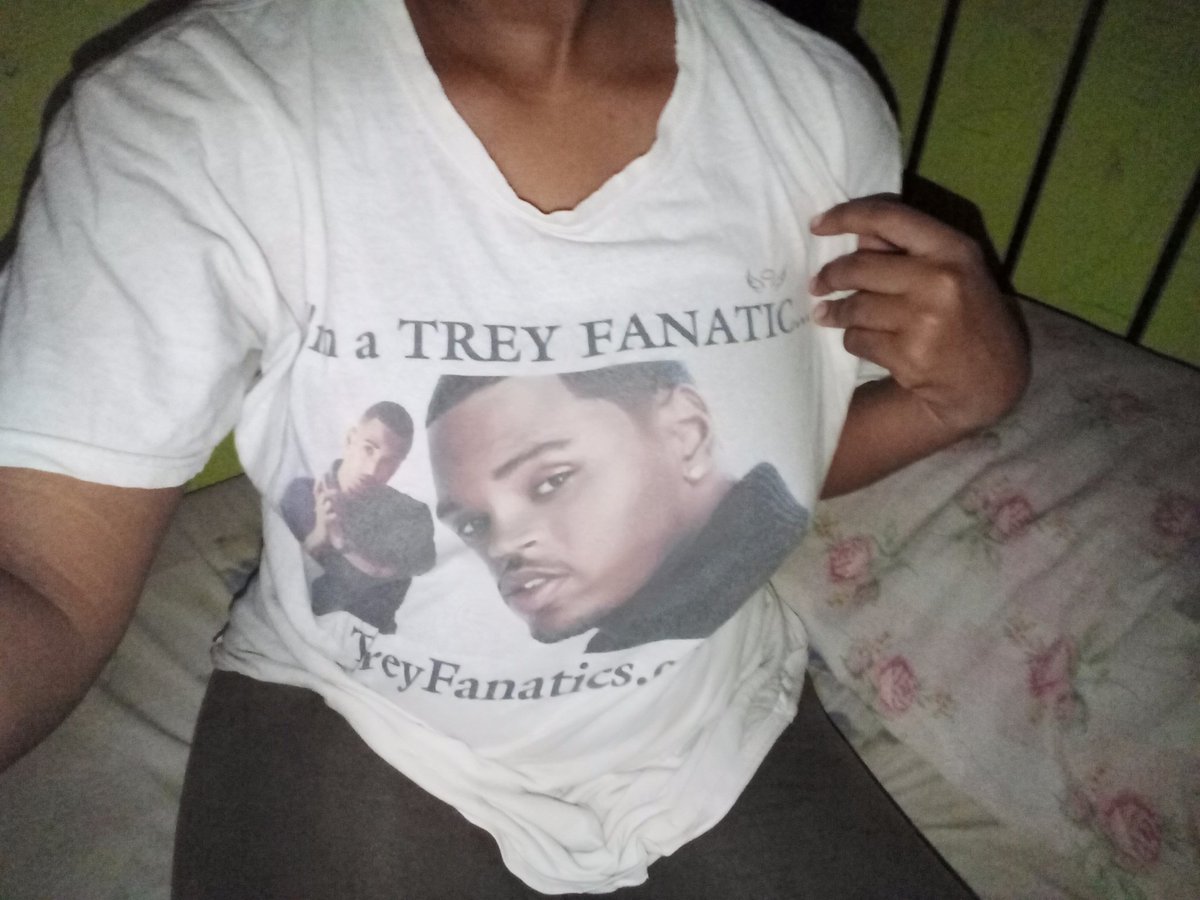 TishoraA's tweet photo. Rocking my fave @TreySongz today. Happy Birthday boo 💙🍹🎉🎊🎁 ❤ https://t.co/TSjYSnz8fT
