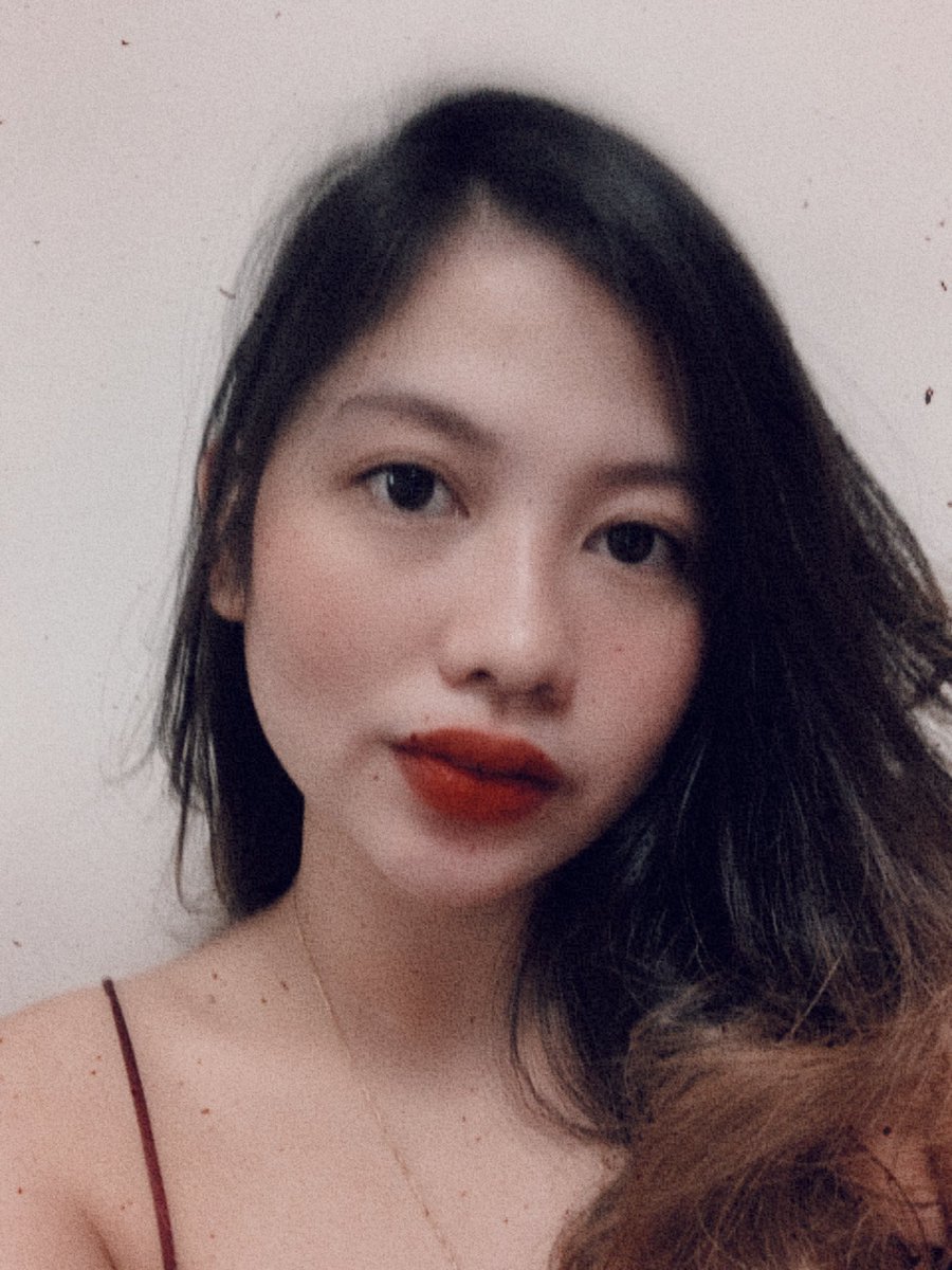 mariellealer's tweet photo. Long time no selfie 🐷💩 https://t.co/ENWLJbnWaT