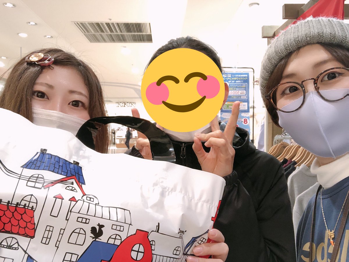 fj_selva's tweet photo. とうとう最終営業日を迎えました。
本当に今日で閉店になります。

本日は20:00まで営業しております！

連日お菓子やお花など、本当にありがとうございます😭💐
そして最後だからとたくさんお買い物して頂き、本当に感謝の気持ちでいっぱいです！

本日も笑顔でお待ちしております！ https://t.co/mSDH67uTqf