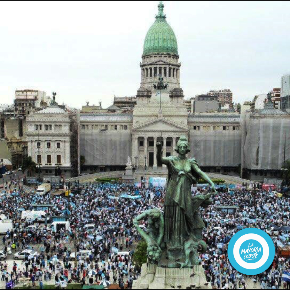 ocarnival's tweet photo. Un día histórico para Argentina. La @mayoriaceleste movilizó a cientos de miles de personas en 528 ciudades a lo largo y ancho del país. Gracias a todos los que fueron parte. 

Seguiremos expresando que la mayoría en Argentina no quiere aborto. #LaMayoríaCeleste https://t.co/e0kJtvf28U