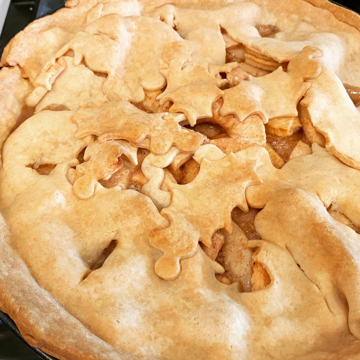 WelcomeIND's tweet photo. Mmm. Delicious savings, now through Sunday 11/ 29. Save $2 per set with code LETSBAKE. https://t.co/uEQfQy68NL