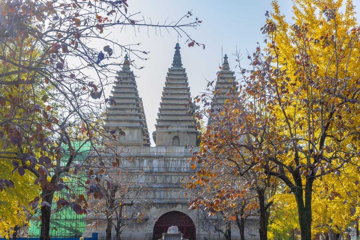 simontourcom's tweet photo. Wuta Temple is located in the east of Baishi Qiao, north bank of the Changhe River, Beijing. The temple has the oldest and most beautiful Vajrasana Pagoda in China. It was first constructed during Yongle reign (1403 - 1424) of the Ming Dynasty (1368 - 1644) and completed in 1473. https://t.co/g6I5yTJcUi