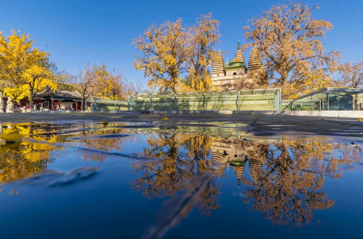 simontourcom's tweet photo. Wuta Temple is located in the east of Baishi Qiao, north bank of the Changhe River, Beijing. The temple has the oldest and most beautiful Vajrasana Pagoda in China. It was first constructed during Yongle reign (1403 - 1424) of the Ming Dynasty (1368 - 1644) and completed in 1473. https://t.co/g6I5yTJcUi