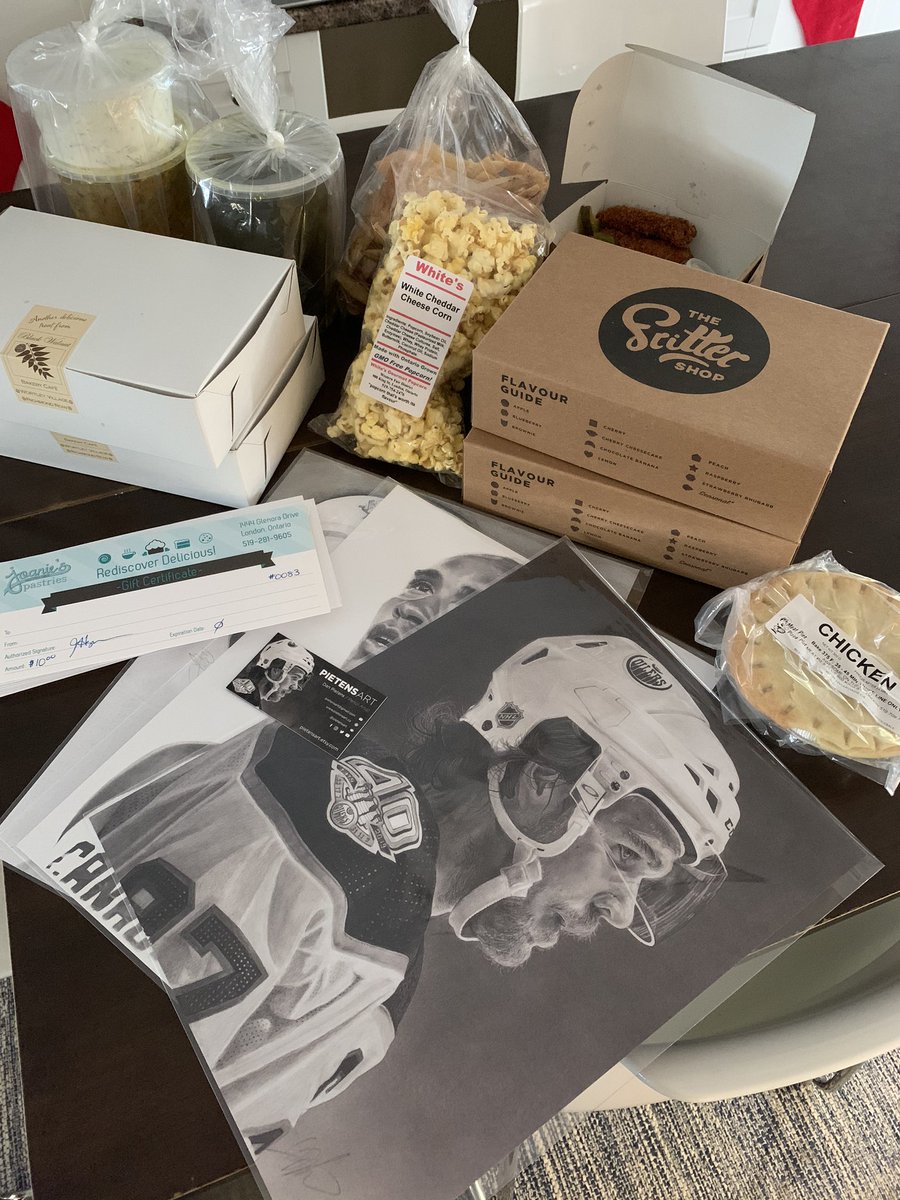 A wonderful sunny #smallbusinesssaturday morning. The highlight, seeing a previous student <a href="/PietensArt/">PietensArt</a> debut his work <a href="/TheMarketWFD/">The Market at WFD</a> So many wonderful ways to support local this holiday season <a href="/FritterShop/">TheFritterShop</a> <a href="/BlkWalnutBakery/">Black Walnut Bakery</a> Joanie’s Pastries Red Moose Beverage Bar Uncle Dad’s Pizza