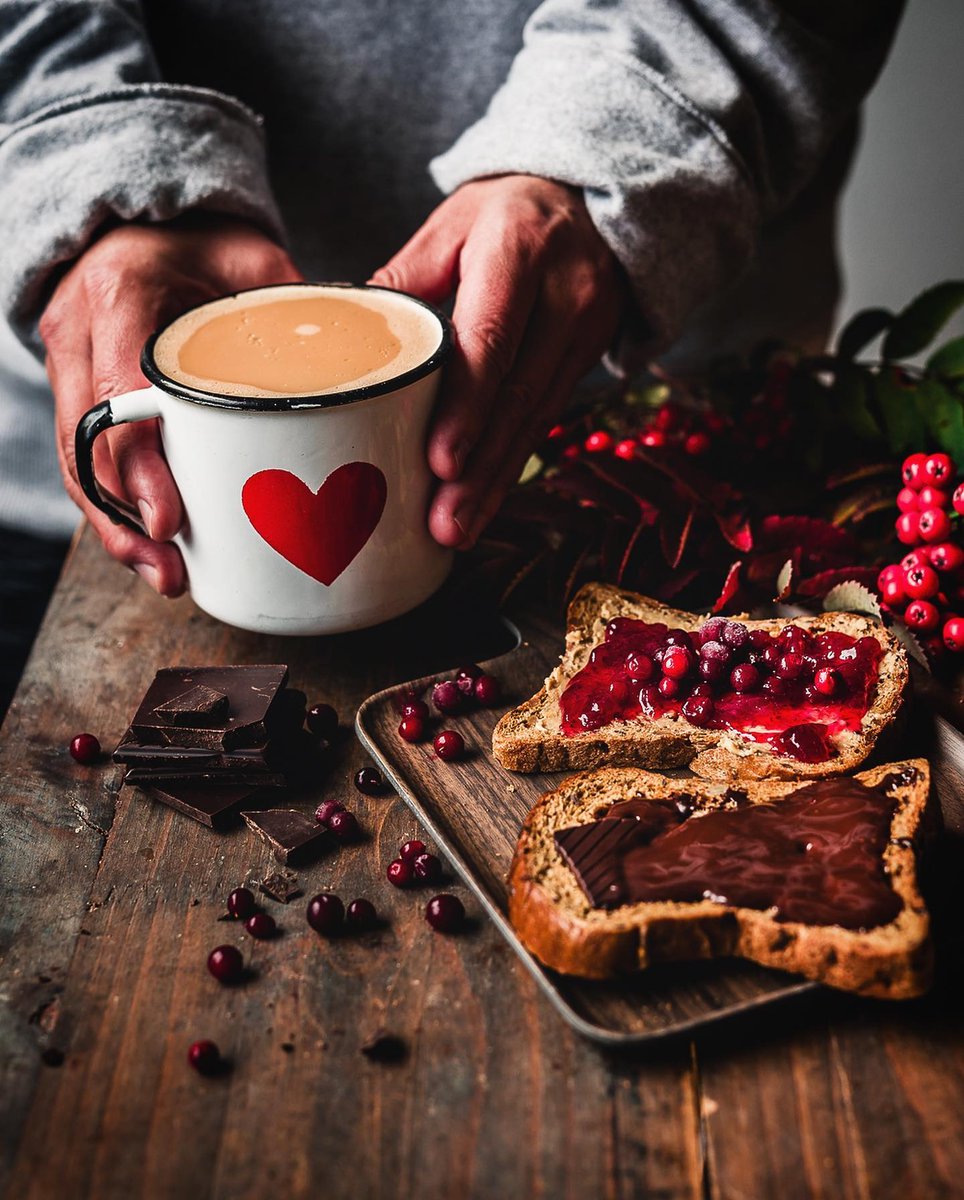 ValueNutrition_'s tweet photo. Melted chocolate on toast or Nut butter and Berry jam on toast. And a cup of oat cinnamon latte.
@myberryforest https://t.co/pINZuPkjMm
