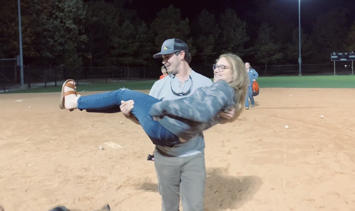 abreunig16's tweet photo. always sweeping me off my feet 😉🤦🏼‍♀️ https://t.co/OmTJVRXCyR