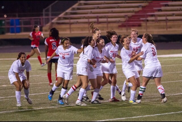 bellairesoccer's tweet photo. Ready for Monday! Here are 4️⃣ of my favorite program photos: ‘13 breakthrough goal vs Lamar, ‘16 post-game after big win vs Lamar, ‘18 @allieschachter9 signing w/ Penn, &amp; ‘19 my undefeated beep test streak ends as B. Nguyen earned a hard fought W! Excited for more moments in ‘21! https://t.co/diMDW6wTEO