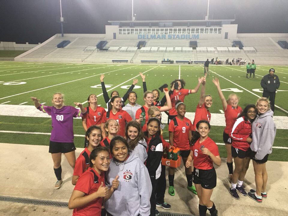 bellairesoccer's tweet photo. Ready for Monday! Here are 4️⃣ of my favorite program photos: ‘13 breakthrough goal vs Lamar, ‘16 post-game after big win vs Lamar, ‘18 @allieschachter9 signing w/ Penn, &amp; ‘19 my undefeated beep test streak ends as B. Nguyen earned a hard fought W! Excited for more moments in ‘21! https://t.co/diMDW6wTEO