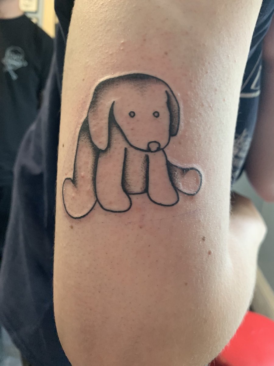 AlexSPerrin's tweet photo. @emmymhartman I have my teddy on my arm!! I can draw them for you 100% https://t.co/Qq0MC78GiE