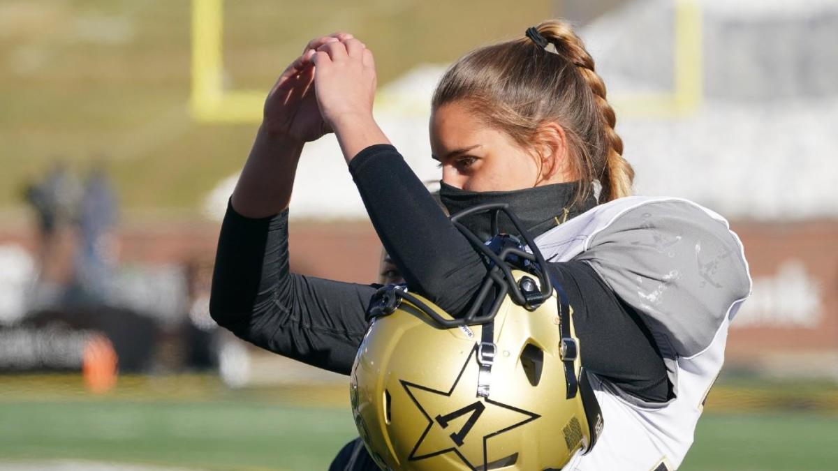 Sarah Fuller makes history in American college football