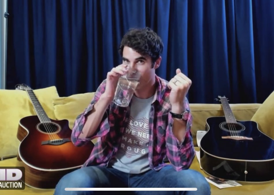 breakthewarning's tweet image. ahhhh #decaid was sooo good!! It was fun hearing a bunch of stories and songs🥺 also thank you for the memes @DarrenCriss 🤪💜