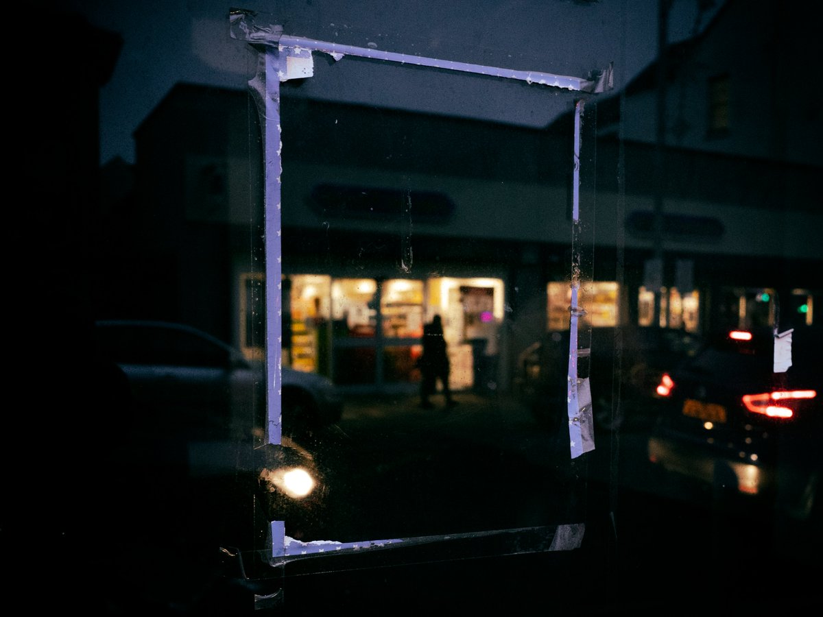Sven804's tweet photo. Taken today in Rhyl, Ricoh GRIII
#colour #light #dark #urbanwales #street #streetphotography #streetlife #reflections #withinwithout #layers #architecture #windows #frames #composition #mood #atmosphere #detour #neonoir #cinematic #night #nightphotography #rhyl #RicohGRIII https://t.co/xaC8VSM4TX