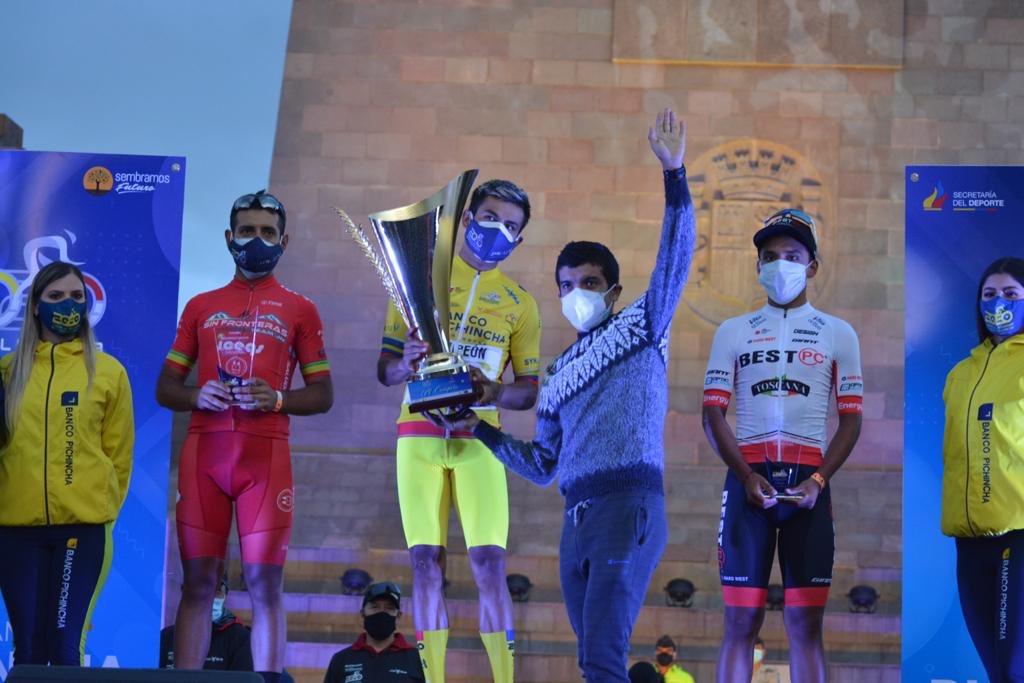Mijines! Felicitaciones a todos por hacer posible esta @VueltaEc 🇪🇨👏🏽 En especial a la organización y a todos los ciclistas que nos regalaron un bonito espectáculo en estos tiempos tan difíciles 🤪 📸 Álvaro Pérez Miño https://t.co/Wk7b1uZk3S