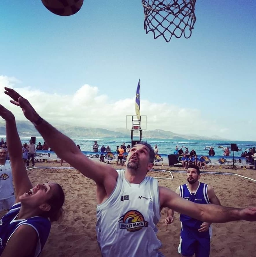 deportemadryn's tweet photo. #Madryn #AprendéDesdeCasa

JORNADA ESPECIAL DE DEPORTES DE PLAYA

📅 Martes 1-12 ⌚ 15.30 Hs. #BasketPlaya 

▶️ Federico Ciccodicola y Alejo Medero y el desarrollo del Basket Playa en Europa junto a @TronProduc de @modoplayaok 

📲#Youtube "Eventos Madryn"

Cronograma 👇 https://t.co/tQT6U9HArg