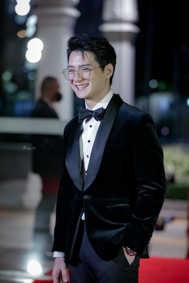 MilkmenFL's tweet photo. ยิ้มน่ารักตลอดเวลาเลย 😍

#ZoomdaraAwards2020

@kristtps  
@krist_est
#KristPerawat 
#ยยขคพ https://t.co/FS7M91uZtX
