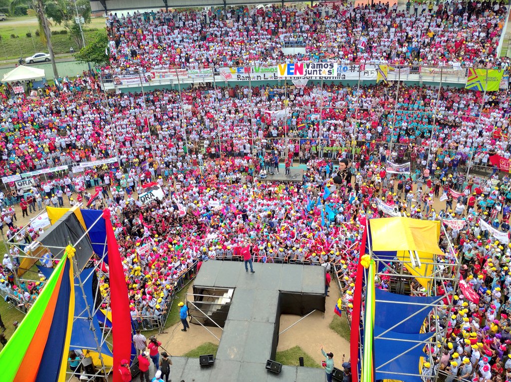 Idania_Yeymi_AN's tweet photo. ¡SOMOS DE VERDAD! ♥🇻🇪
Hoy el pueblo venezolano de #Merida fue el protagonista del proceso histórico de transformación de la Patria
Rumbo al 6D 🗳️🇻🇪
@PartidoPSUV
@jorgerpsuv
#VotoGarantiaDePaz
#MeridaConDiosdado ✊🇻🇪 https://t.co/s57mVjDQ1v