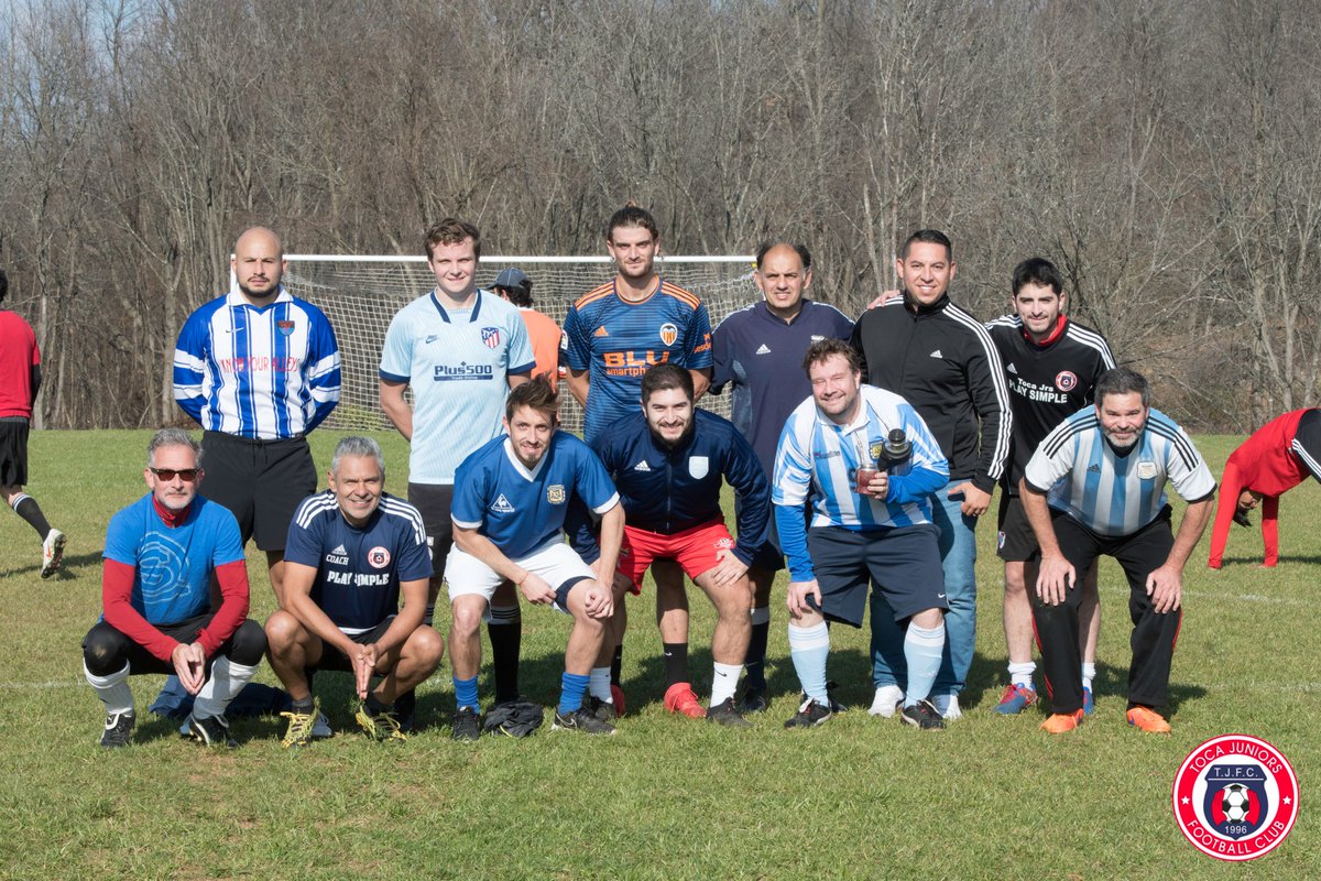 tocajuniorsfc's tweet photo. ⚽️ Men’s Over/Open (#SobraTalento)
#family #socialclub #goodvibes
🔵🔴 #WeAreToca #TOCA #tocajuniors #PLAYsimple #TOCAnation #FutbolSimple #Futbol #Football #soccer #soccercomplex #soccerfield #dreams #UrbanaMD #MensOver #MensOpen #AdultSoccer #Game #players #teams https://t.co/C7KMqCtwBL