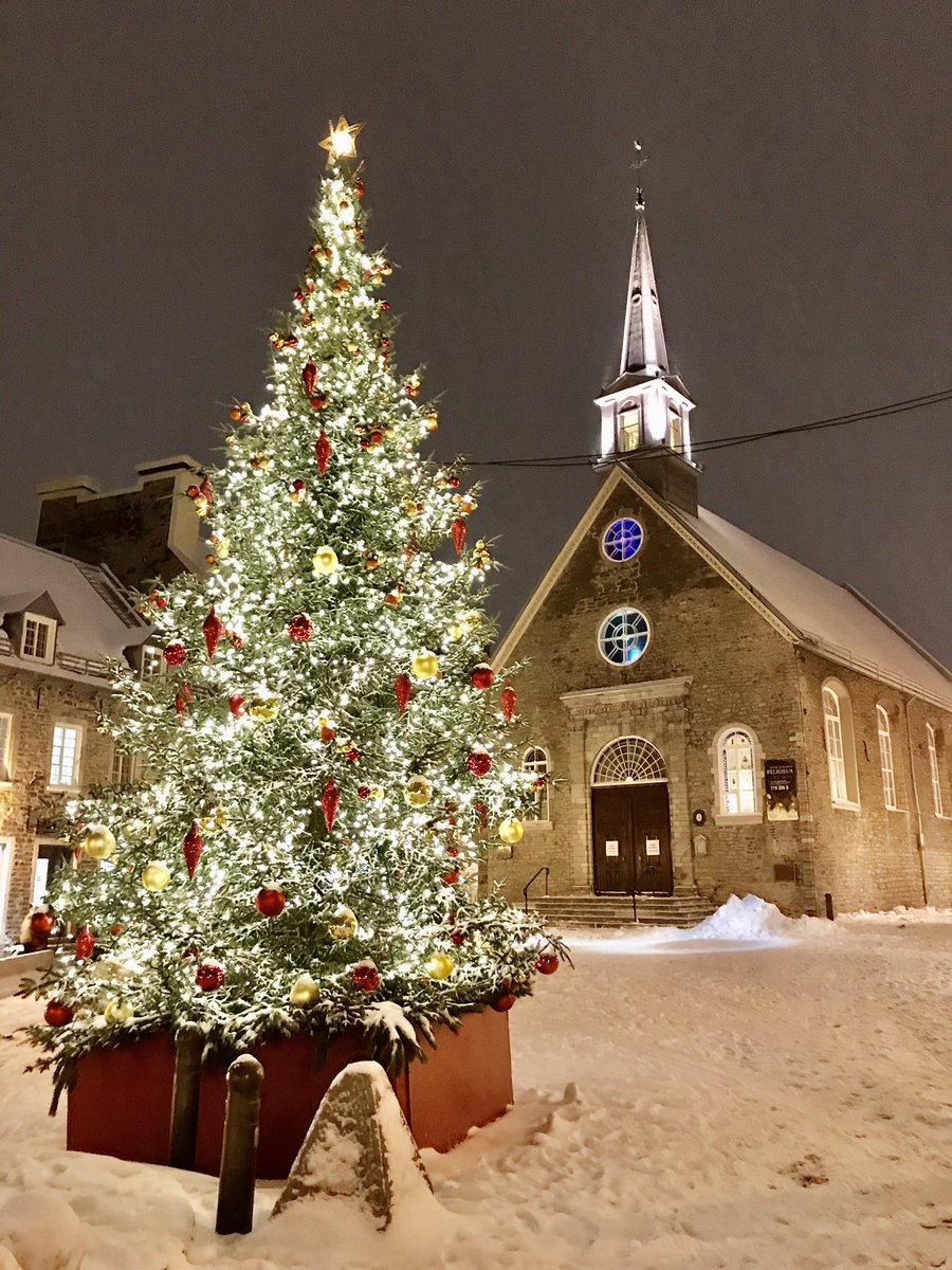 JulienTOPPAN's tweet photo. Le Vieux Québec 🌃 , le @PetitChamplain 🚡, la place Royale 👑, la petite neige ❄️, le Château @FairmontFronten 🏰, un pas vers Noël 🎅🏼!!
Que cette ville est belle! 
@TourismeQuebec @meteomedia @FranceQC @ExplorezSansFin @NarcityQuebec https://t.co/pp7UIWhbjT