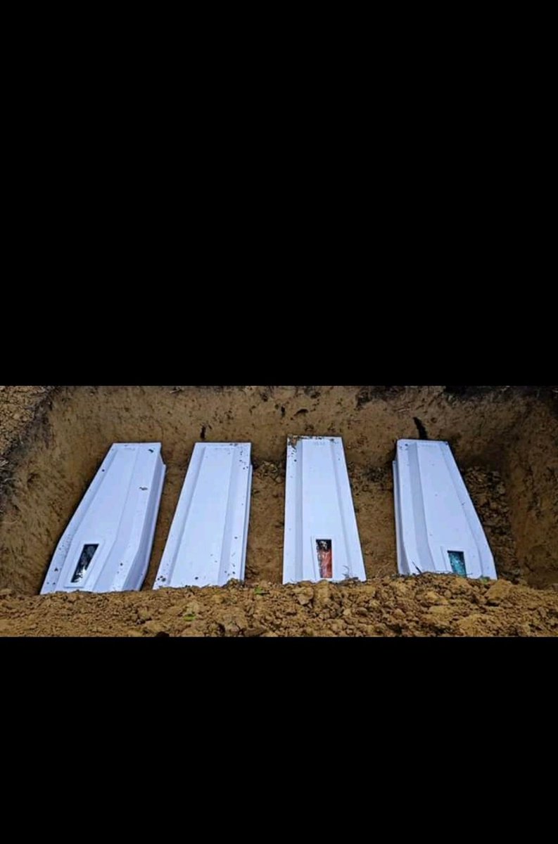 mellvian_'s tweet photo. Mazmur 23:1-6
TUHAN adalah gembalaku takkan kekurangan aku ;23:2 Ia membaringkan aku di padang yang berumput hijau, Ia membimbing aku ke air yang tenang; 23:3 Ia menyegarkan jiwaku Ia menuntun aku di jalan yang benar oleh karena nama-Nya.
#PrayForSigi #PrayForSIGI #prayforpalu https://t.co/XqQccW3ibU