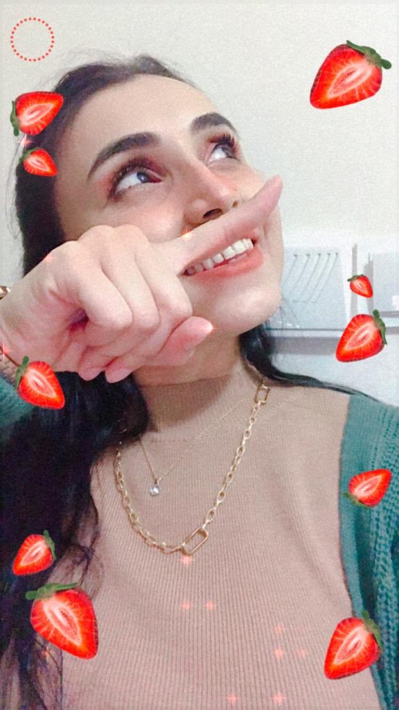 ciler__sari's tweet photo. Günaydın🍓🧚🏼‍♀️kendimi görmüşümdür🧚🏼‍♀️🍓 https://t.co/H5tEMGx4Hc