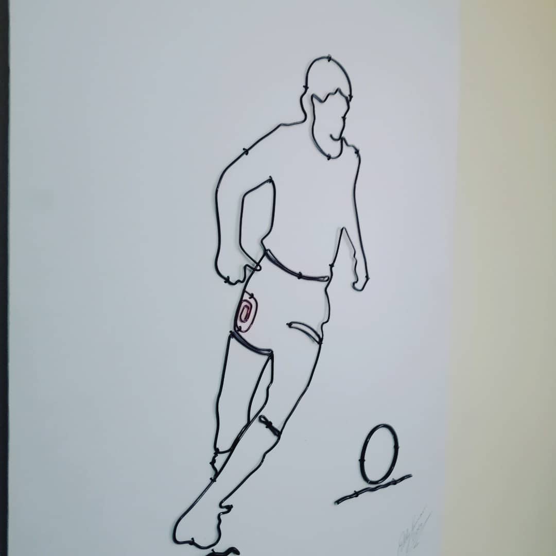 Eddykimani's tweet photo. Top of the morning!
Diego Armando Maradona.
I can't explain the countless flashbacks I have had remembering the joy and mastery he brought to the game.
My tribute to a legend who will not be forgotten in a long time.
@DiegoMaradonaJr
#Lalasama
#thewiredance
#WireArtTherapy https://t.co/ZgBlJ6bZ2C