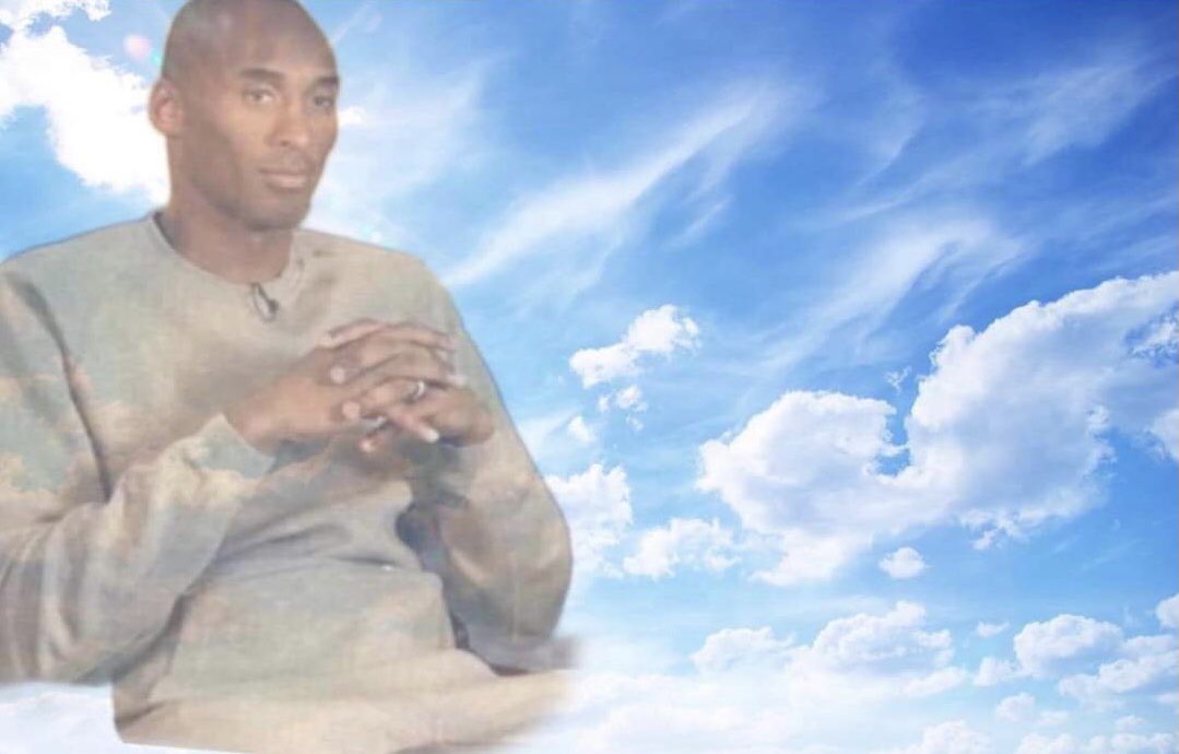 HomieHotDog's tweet photo. Kobe watching Roy Jones Jr lose all 8 rounds to Mike Tyson while Roy wears his gloves https://t.co/LhidFWGQ05