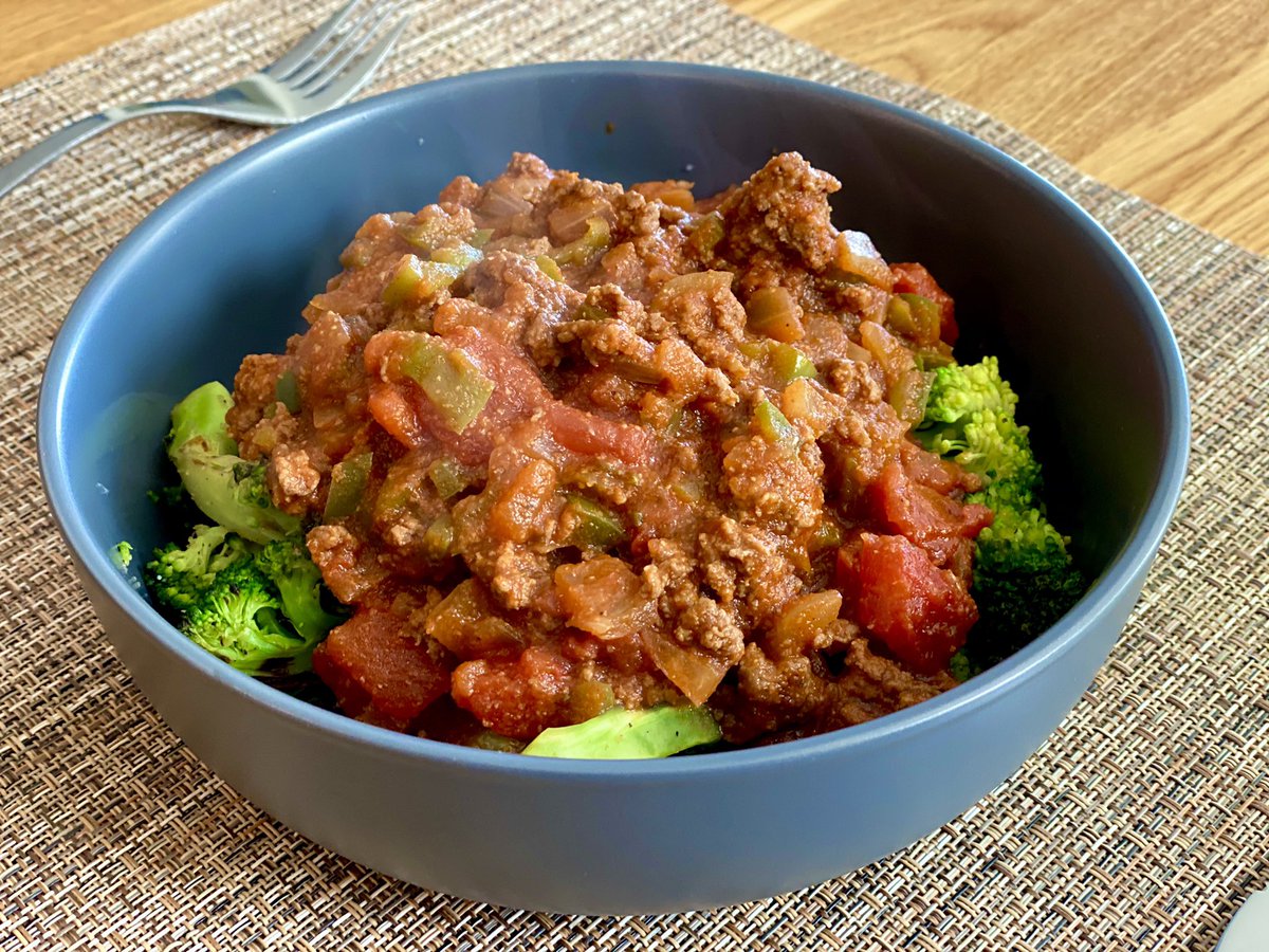 OMADKetoKitchen's tweet photo. Keto Broccoli 🥦 Bolognese 🍅 
#ketodiet #paleo #cooking #Italian #foodie #fasting #omad #HealthyEating #HealthyFood #HealthyLiving https://t.co/GpCd2QwL8F