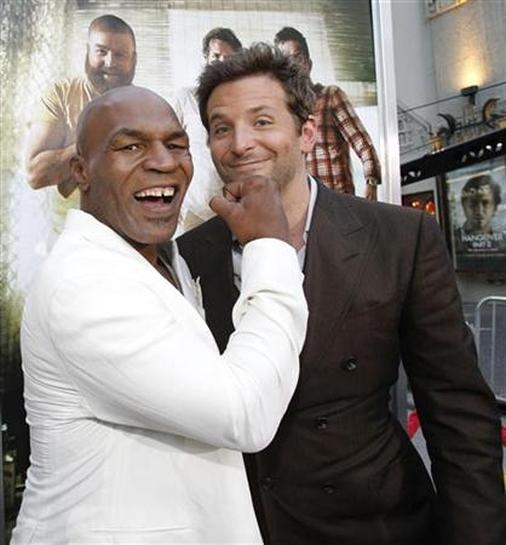 тайсое мальчишник в вегас. тайсон в мальчишнике. майк тайсон мальчишник в вег.