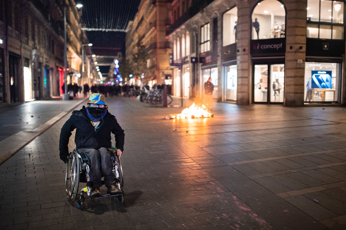 TimoClaeys's tweet photo. [THREAD]

Reportage photo de la manifestation contre les lois liberticides du samedi 28 novembre 2020 à Toulouse. 📸

#LoiSecuriteGlobale #Manifestation https://t.co/7KywPqD8o6