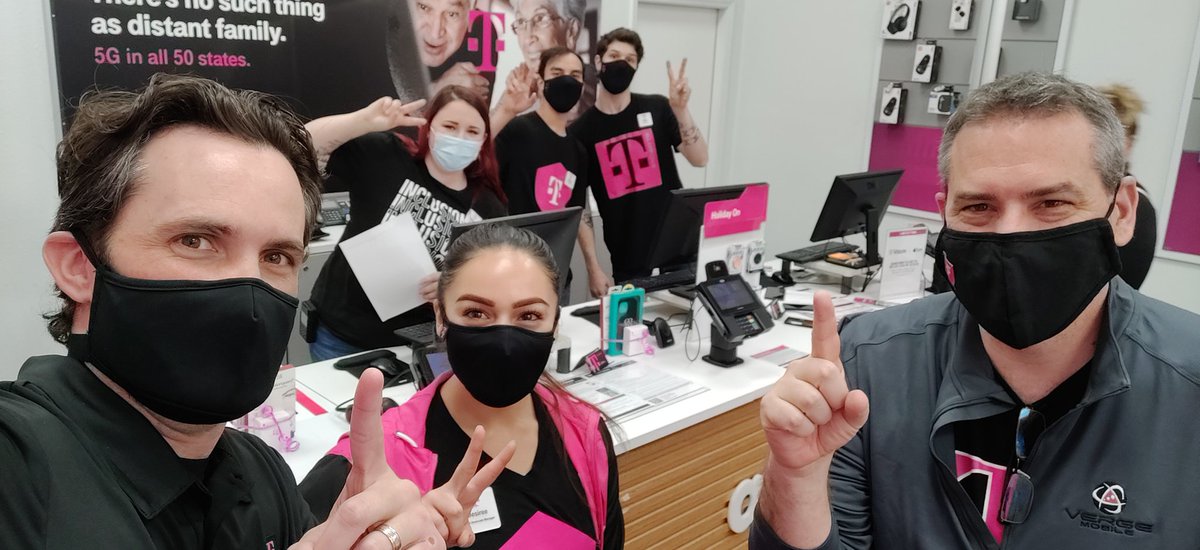 South Lamar team was on fire 🔥 today! Great to see Desiree who is another recent promotion to RSM having a great time with her team and customers! #UnlimitedGrowth #WeAreVerge