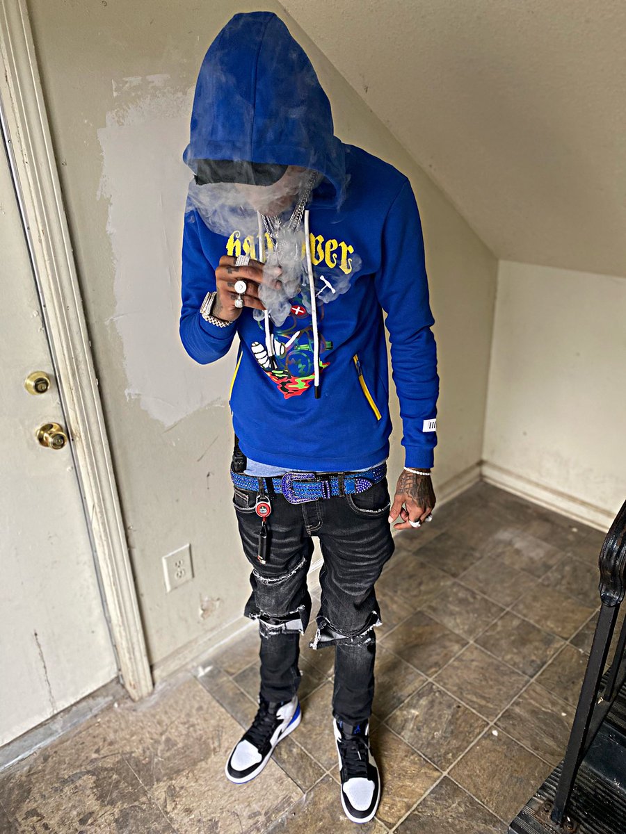 FlyGuyKizzle100's tweet photo. Trappin🏚 Became A Habbit To Me💯 I Been Doin Dis Shiit Rapidly🔥🌪 #HME🥶 #Glued2DaTrapOTW📀 https://t.co/Gap5iqn4gq