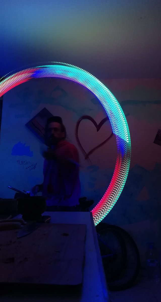 5ch4um1's tweet image. Some more #fastled poi tests...