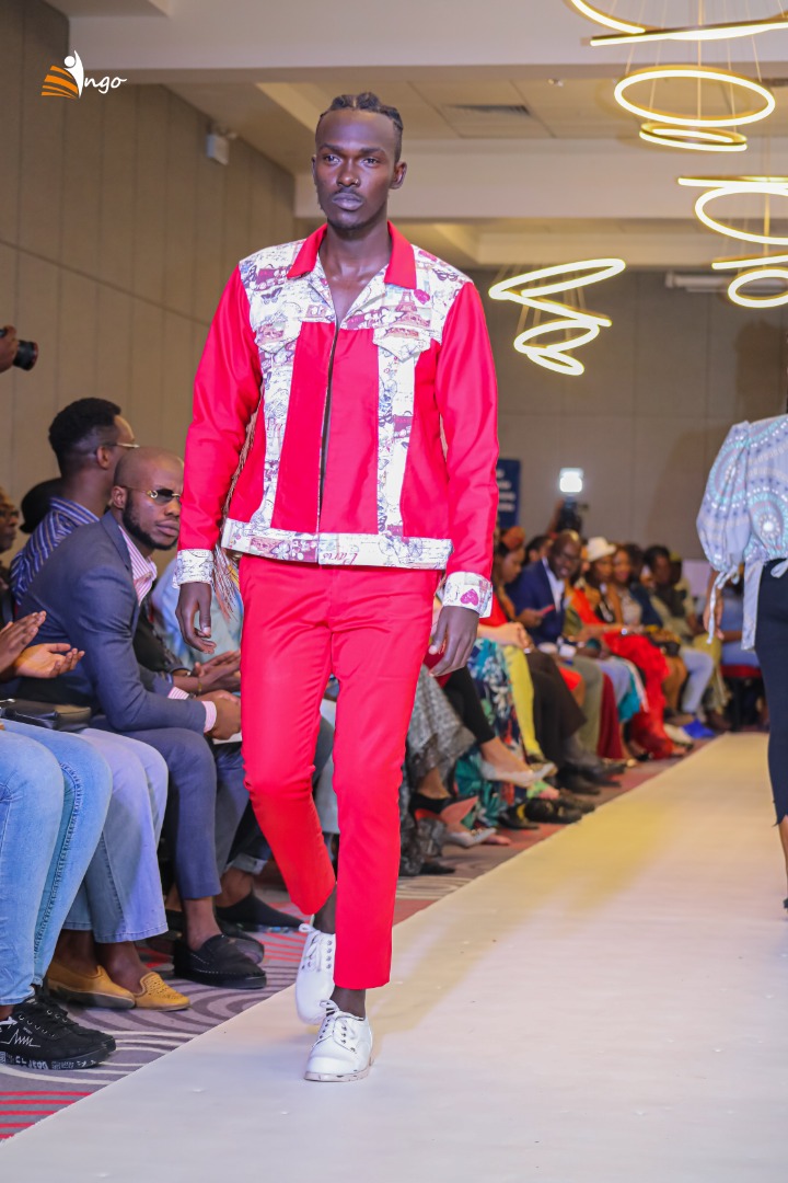 UmuringaMag's tweet photo. Admirez les collections #MadeInBurundi. Quelques-unes des photos de l'événement BUM Fashion Week 2020 organisé par l'@Agence_Umuringa samedi 28 Novembre 2020 à @Kiririgarden
#umuringa #umuringamag #umuringafashion #bumfashionweek
📷 IngoMag https://t.co/SSPLlsQBYN