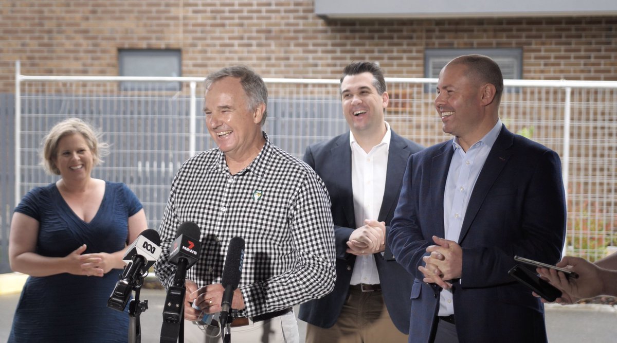 Great to join @MichaelSukkarMP and representatives of @MBA_Aust, @HIA_au & @PropertyCouncil this morning to announce the extension of #HomeBuilder to March 2021. Today’s announcement will create jobs & help support the Australian economy. More 👉 joshfrydenberg.com.au/latest-news/ho…