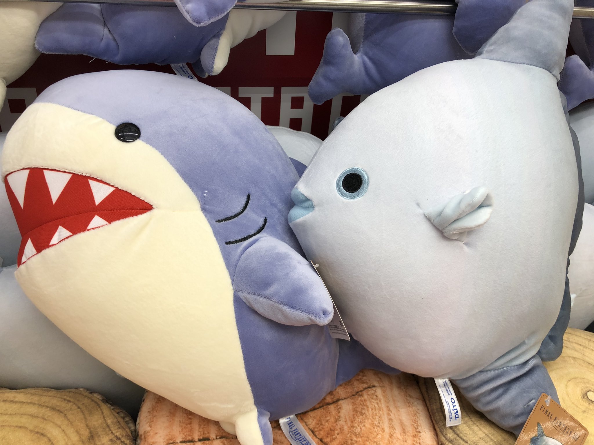 コマンダーシャーク モモラモラ ぬいぐるみ